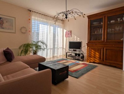 Helle 3-ZKB-Wohnung - zentrale Lage - parkähnlicher Innenhof