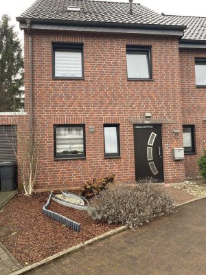 Moderne Doppelhaushälfte mit Dachstudio in ruhiger Sackgasse