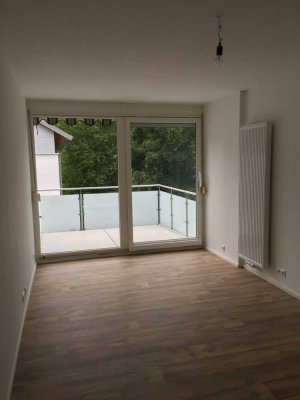 3,5-Zimmer-Wohnung mit Balkon und Küche