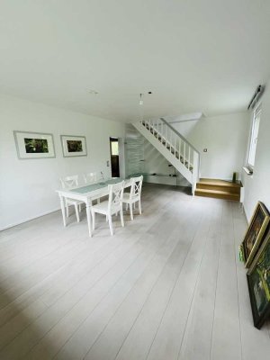 Maisonettewohnung, 5 Zimmer,, 2 Bäder, Balkon & Dachloggia, in Gruiten