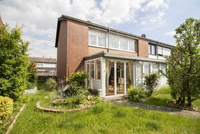 Familienfreundliches Reiheneckhaus mit Garten, Terrasse und Garage