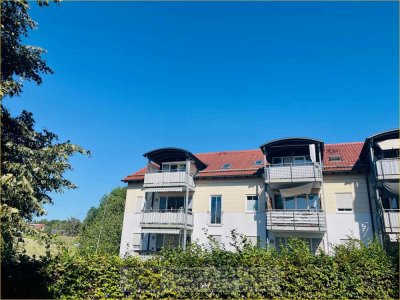 Dorfen - Ruhige lichtdurchflutete 3-Zi.-Dachgeschosswohnung mit West-Balkon und Aufzug