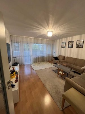 Top renovierte Etagenwohnung mit Balkon  u. Garage in ruhiger Lage