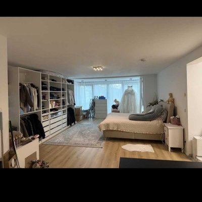 Helle 2,5-Zimmer Wohnung mit Balkon in Köln-Ehrenfeld