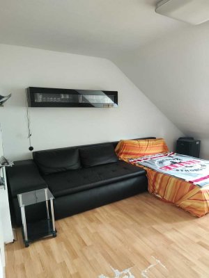 Stilvolle Dachgeschosswohnung mit 45 m² – Ideal für Singles oder Paare