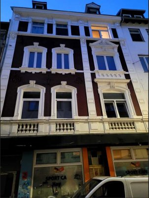 Ansprechendes Mehrfamilienhaus mit 8 WE und Gewerbeeinheit mit Garagenhof in Wuppertal