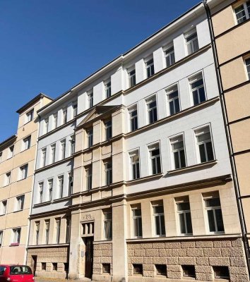 Außen Gründerzeit & Innen Neubau I Tageslichtbad mit Fenster I Einbauküche I Reudnitz