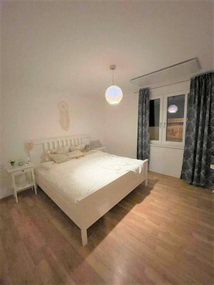 Anleger aufgepasst! Schöne, helle, zentral gelegene, vermietete Wohnung mit Balkon!