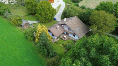 GROSSES LANDHAUS MIT SCHÖNEM GARTEN!