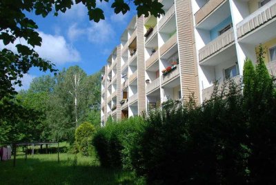3-Raum-Wohnung mit offenen Wohn-/Essbereich und Balkon