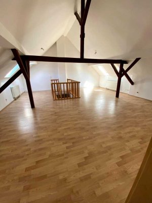 Attraktive WG 5-Zimmer-Maisonette-Wohnung mit gehobener Innenausstattung in Stutensee-Blankenloch