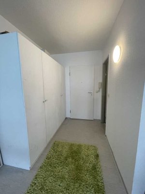 1-Raum-Wohnung mit Balkon und Einbauküche in Würzburg