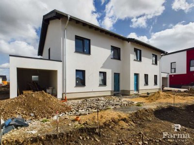 FAST FERTIG!!! Moderne und energieeffiziente Doppelhaushälfte als Neubauprojekt in Kelz