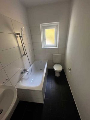 Saniert - Einziehen und Wohnflühlen in Göppingen,2 Zi. im 1.OG links ( Ulmerstr.22 ),WM: ca. 890€