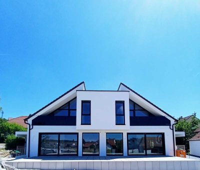 Neubau !! Schöne 5-Zimmer-Doppelhaushälfte mit gehobener Innenausstattung und EBK in Althengstett