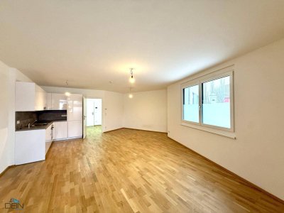 NEU! RUHIGE 1 ZIMMER EG-WOHNUNG MIT EINER LOGGIA NÄHE BADETEICH SÜSSENBRUNN!