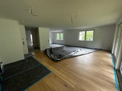 Luxuriöse Gartenwohnung mit einem riesigen Garten auf 2 Etagen