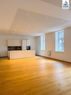 Perfekte Lage!! Top-moderne Altbauwohnung mit Balkon und Sauna in der Hauptstraße