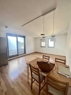 Attraktive Maisonette-Wohnung mit großzügiger Terrasse, EBK und TG