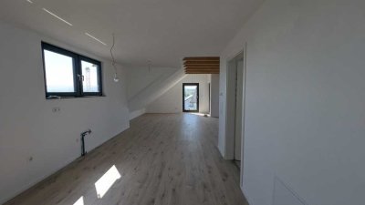 1200 € - 75 m² - 2.5 Zi. Balkon mit Blick zur Achalm