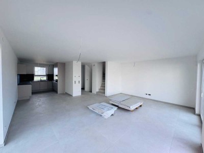 Erstbezug: Exklusive Neubau-Doppelhaushälfte mit 6 Zimmern und großer Dachterrasse