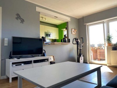 Modernisierte Wohnung mit drei Zimmern sowie Balkon und Einbauküche in Oftersheim