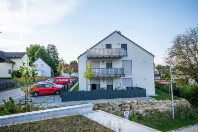 ***HOCHWERTIG UND GANZ OBEN - 2-ZI.-DG-WHG. MIT BALKON***