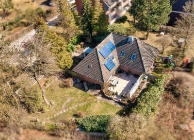 Gepflegt, modernisiert und großzügig: Einfamilienhaus mit Einliegerwohnung und vielseitigen Nutzun