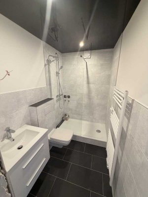 Exklusiver Erstbezug nach Sanierung – 3,5-Zimmer-Wohnung (65 m²) mit Balkon & Aussicht