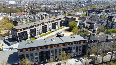schöne 2 Zimmer Erdgeschosswohnung mit Terrasse zur Straßenseite zum 01.07.2026