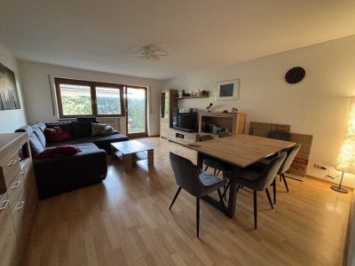 Im Herzen von Holzkirchen: Erdgeschosswohnung mit Terrasse & EBK – Haustiere nach Absprache