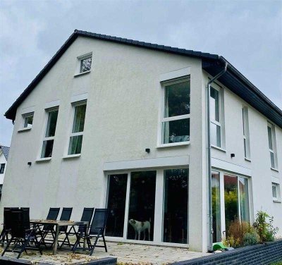 Doppelhaushälfte - modern, ruhig, zentral, von privat