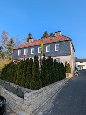 Familienfreundliche DHH mit Garten, Pool & moderner Elektrik
