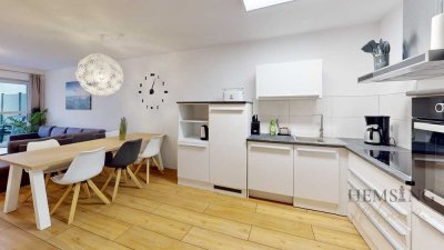 **RESERVIERT**  Design trifft Effizienz: Stilvoll möblierter 2-Zimmer-Erstbezug mit Terrasse
