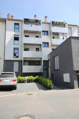 NEU RENOVIERTE moderne 3-Zimmer-Wohnung mit Balkon" - City-Lage