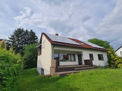 Ihr neues Zuhause in Bayreuth: Großzügige Gartenwohnung mit Terrasse, Garten und Garage