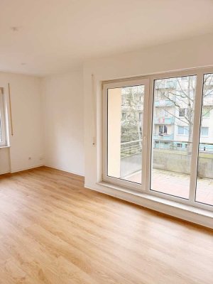Moderne 2,5-Raum-Wohnung mit Einbauküche + Terrasse + neues Bad auf dem Kaßberg