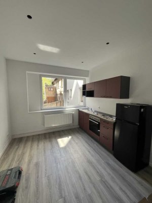 Erstbezug nach Sanierung, 1 Zimmer Wohnung mit Einbauküche