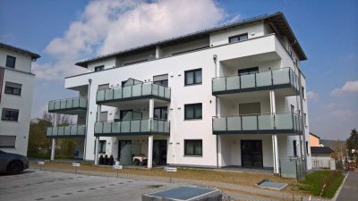 Schöne und neuwertige 3-Zimmer-Wohnung mit gehobener Innenausstattung mit Balkon in Roding