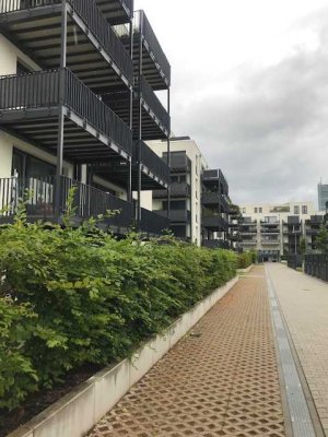Möblierte, ruhige Wohnung mit großem Balkon in S-Bahn-Nähe