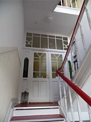 Helle 4-Zimmer-Altbauwohnung mit Balkon zum Verkauf! (Vermietet)