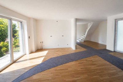 Exklusive Maisonettewohnung im Dachgeschoss mit Spitzboden, Balkon  und Loggia