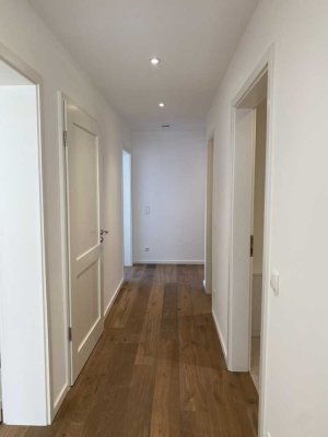 helle 2-Zimmer-Erdgeschosswohnung mit Gartenanteil