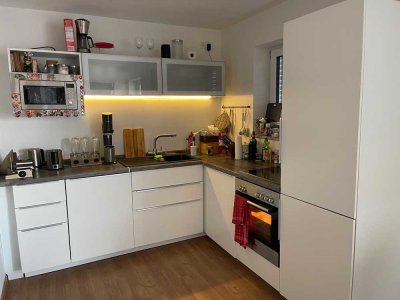 Stilvolle 2-Zimmer-Penthouse-Wohnung mit Balkon in Meitingen