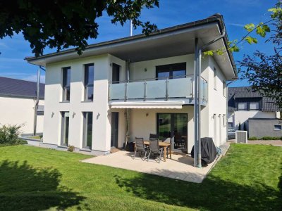 Moderne Stadtvilla mit Blick ins Grüne