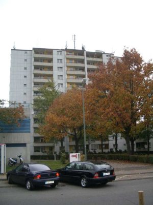 2-Zi-Whg. 62 qm, Balkon, 1.OG, verkehrsgünstige Lage, HM