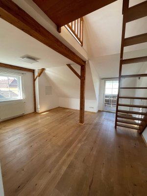 Helle 100m² Maisonette mit Balkon