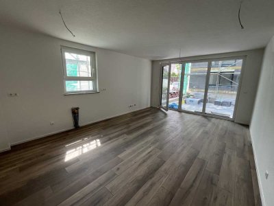 Erstbezug: 2-Zimmerwohnung mit STP und Küche
