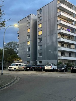 Stilvolle, modernisierte 1-Raum-Wohnung mit EBK in Mönchengladbach