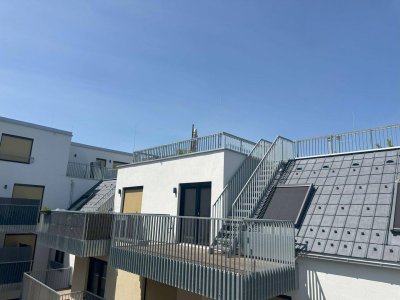Spät-Sommer auf der großen Dachterrasse genießen - Nähe Kirchenplatz Atzgersdorf.